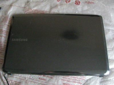 Крышка экрана Samsung R523 BA75-02789A